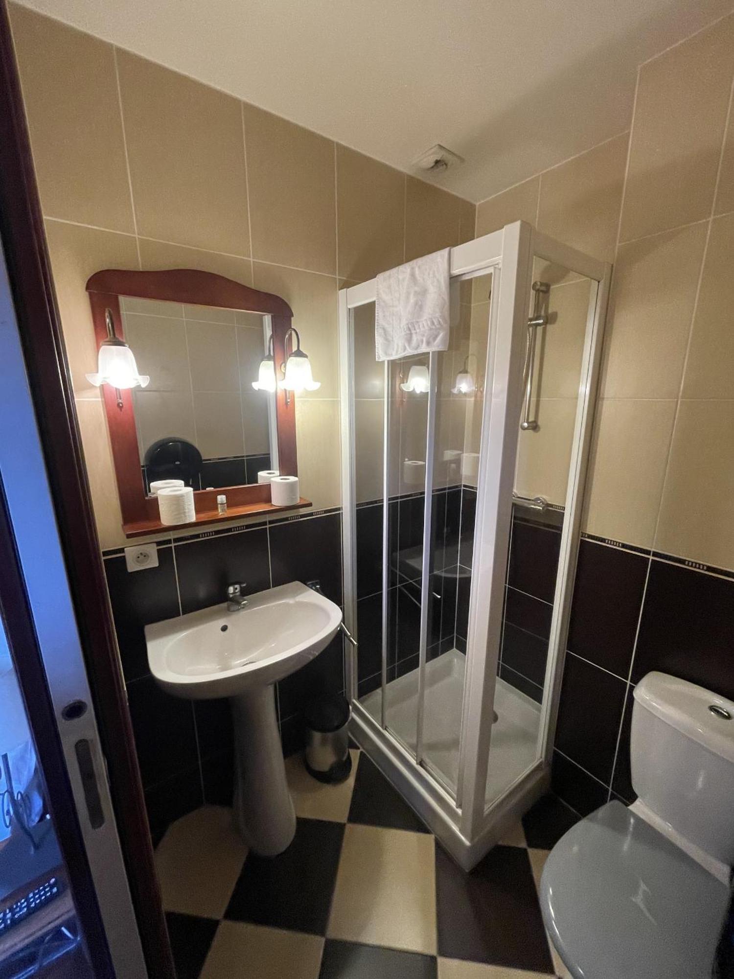 Le Celtic Hotel Le Thillay Стая снимка