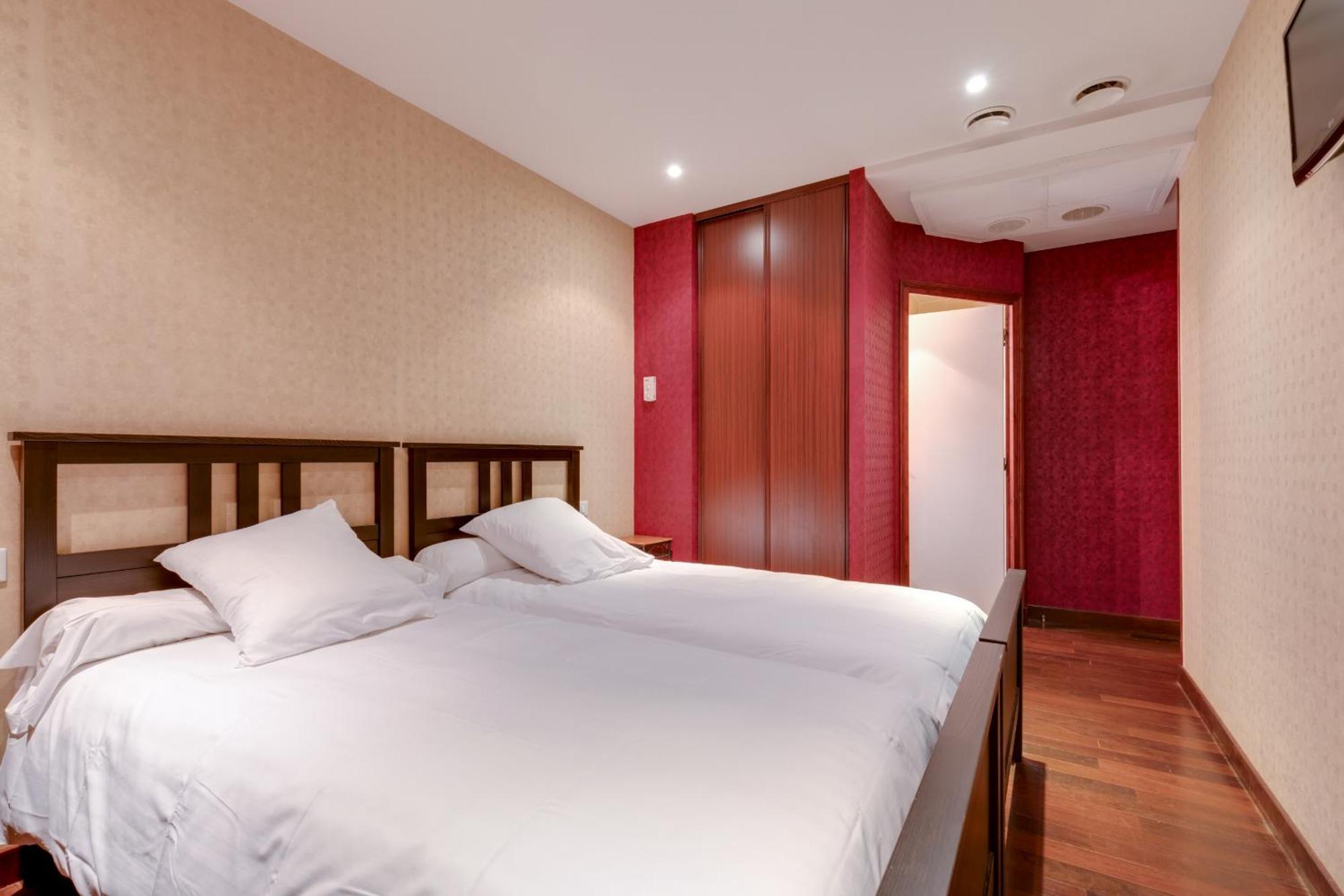 Le Celtic Hotel Le Thillay Стая снимка