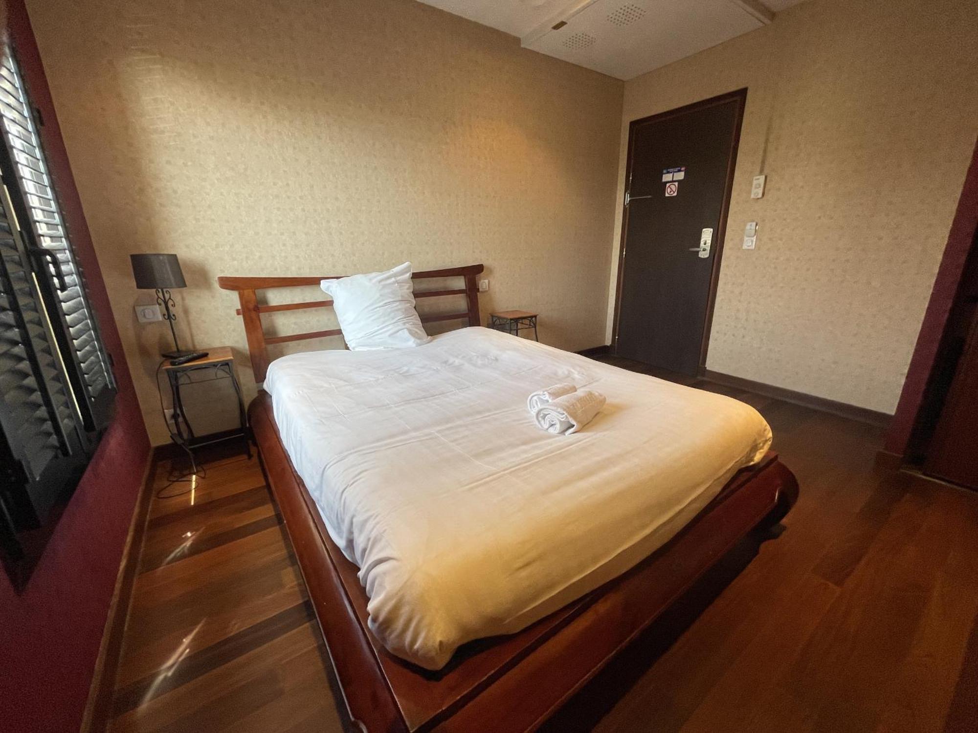 Le Celtic Hotel Le Thillay Стая снимка