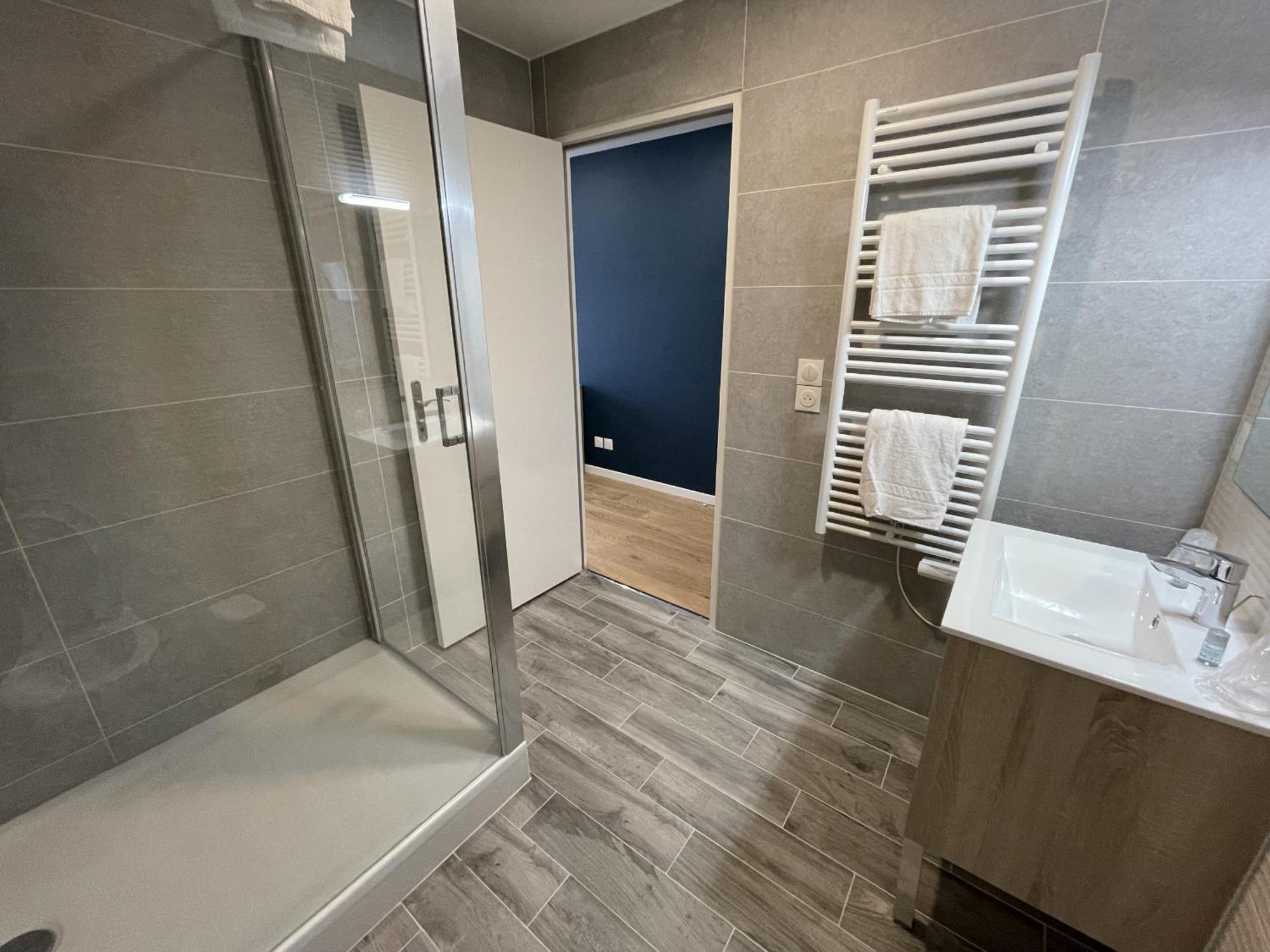 Le Celtic Hotel Le Thillay Стая снимка