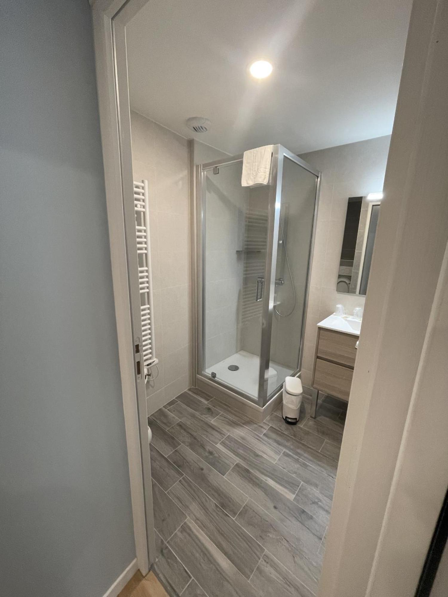 Le Celtic Hotel Le Thillay Стая снимка
