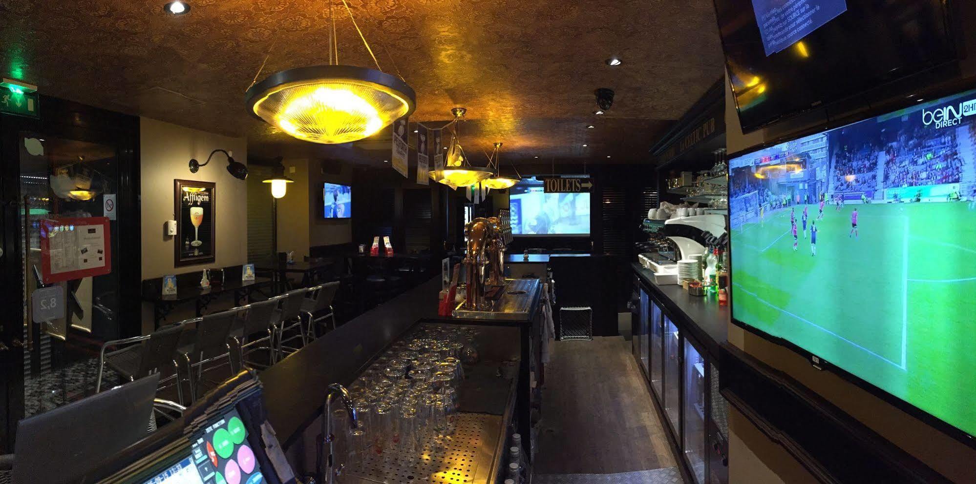 Le Celtic Hotel Le Thillay Екстериор снимка